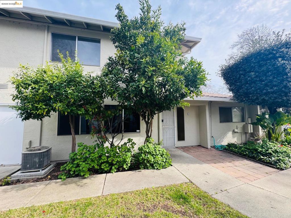 DEL RIO CONDOS - Residential