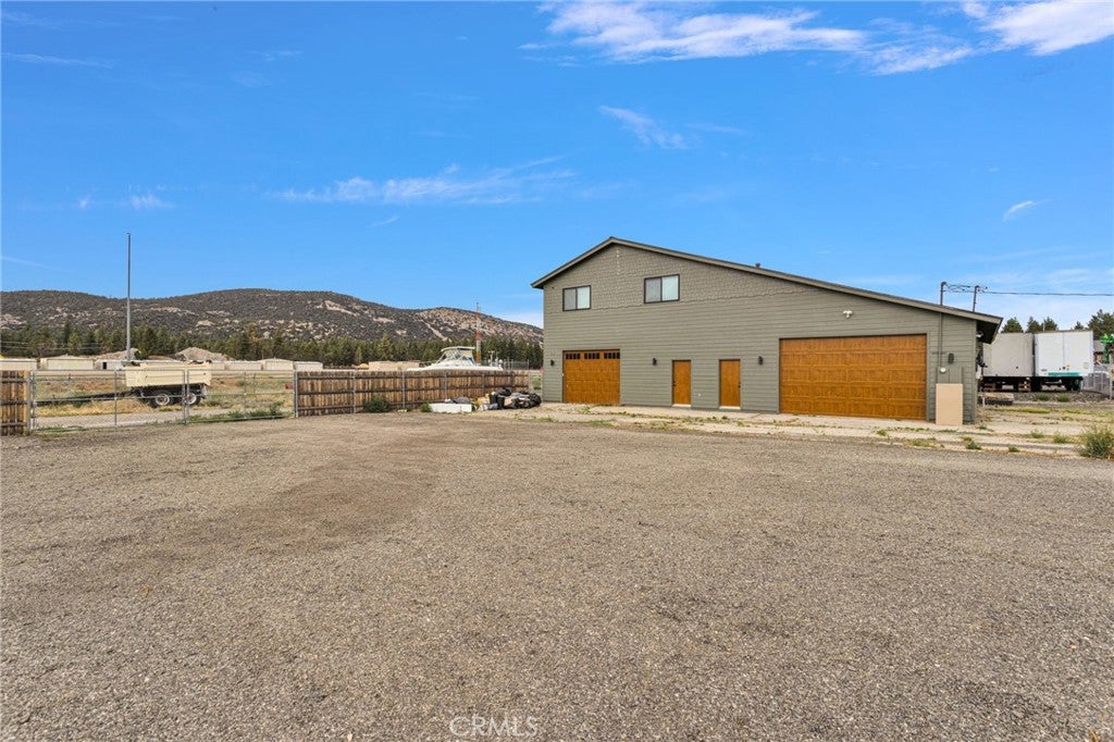 614 W Fairway