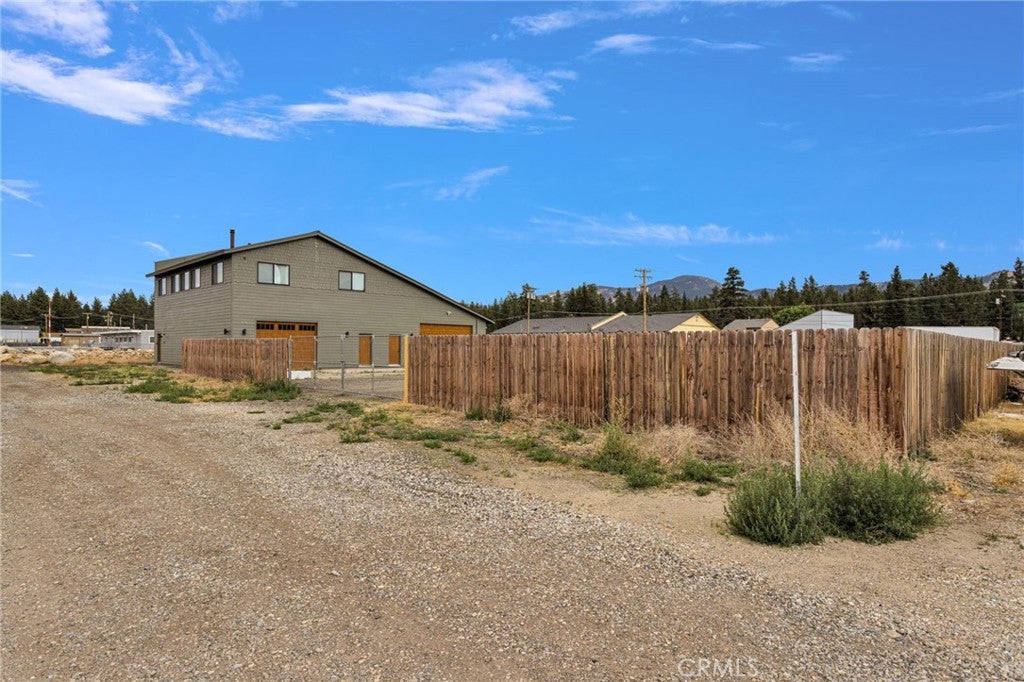 614 W Fairway