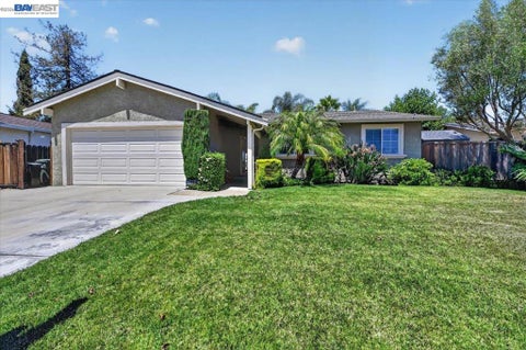 Photo of 118 Diamond Dr, Livermore, CA 94550 (MLS # 41141273)