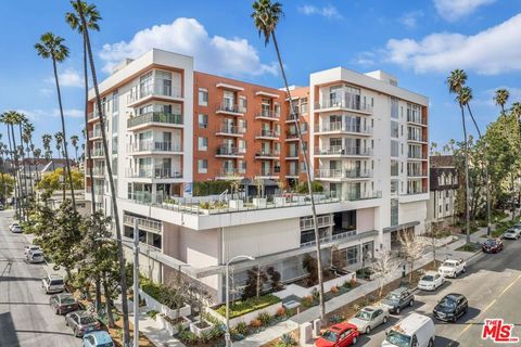 Photo of 453 S Kenmore Avenue #514, Los Angeles, CA 90020 (MLS # 26667323)