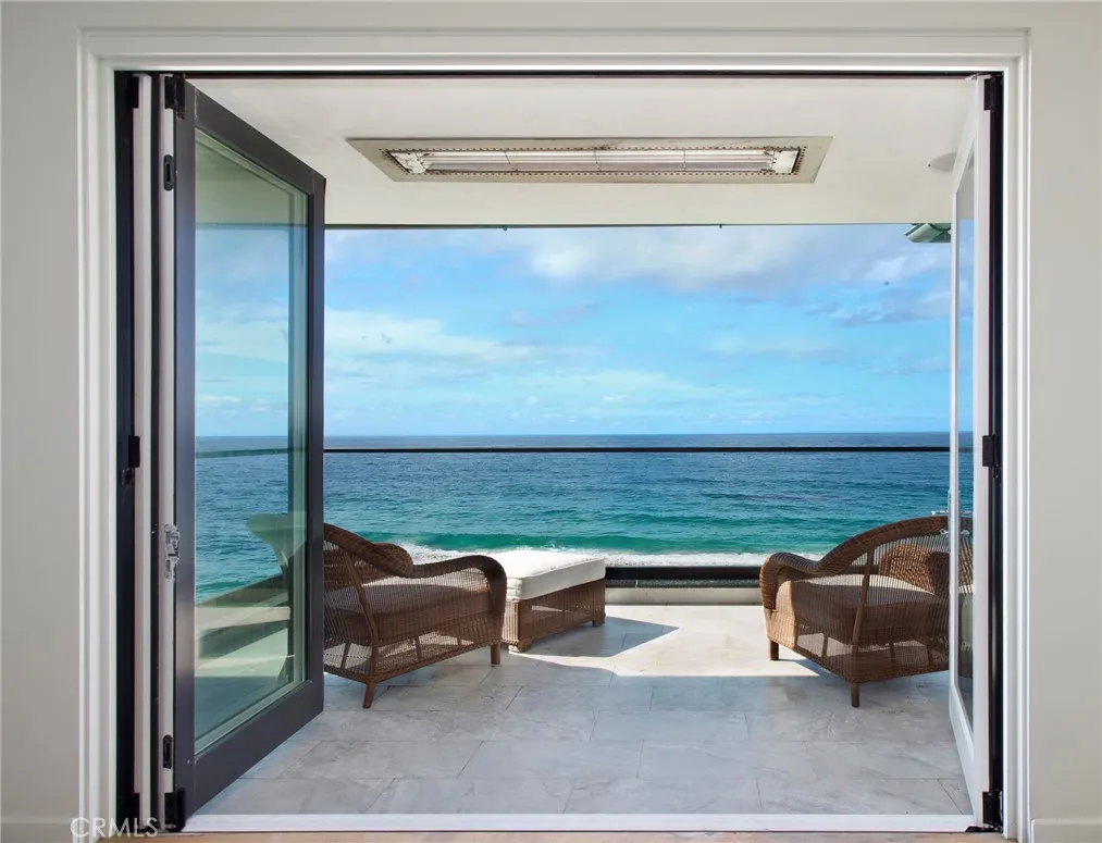 Dana Point, California 92629, United States, 4 Bedrooms Bedrooms, ,5 BathroomsBathrooms,Residential,Active,231785