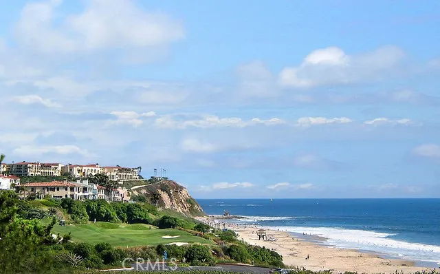 Dana Point, California 92629, United States, 4 Bedrooms Bedrooms, ,5 BathroomsBathrooms,Residential,Active,231785