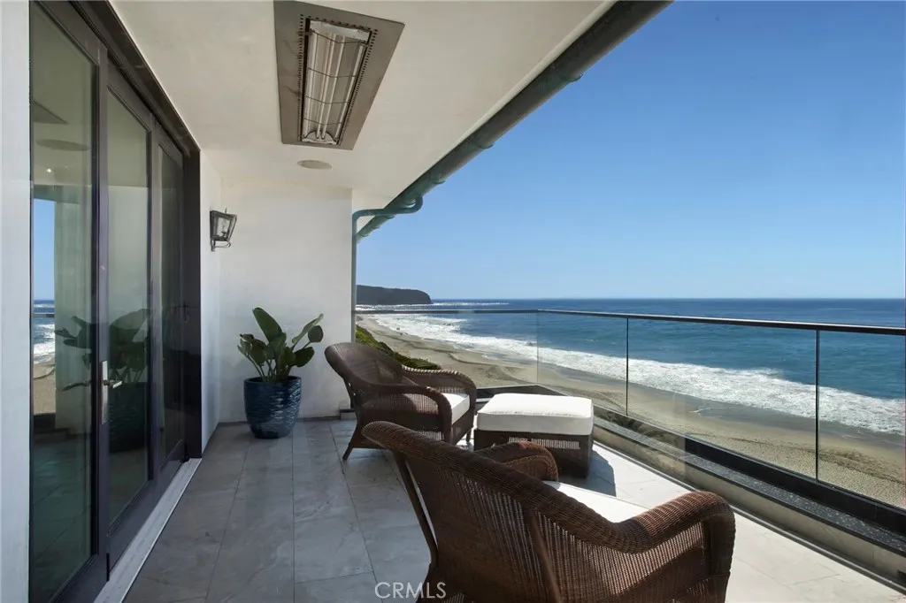 Dana Point, California 92629, United States, 4 Bedrooms Bedrooms, ,5 BathroomsBathrooms,Residential,Active,231785
