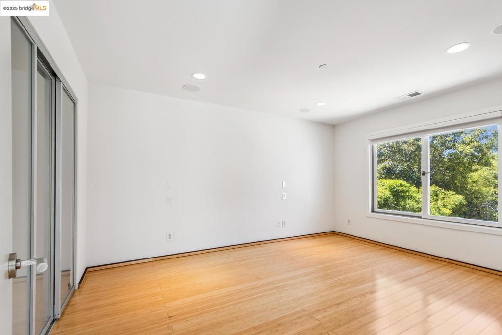 BURLINGAME - Residential