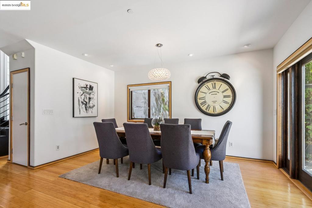 BURLINGAME - Residential