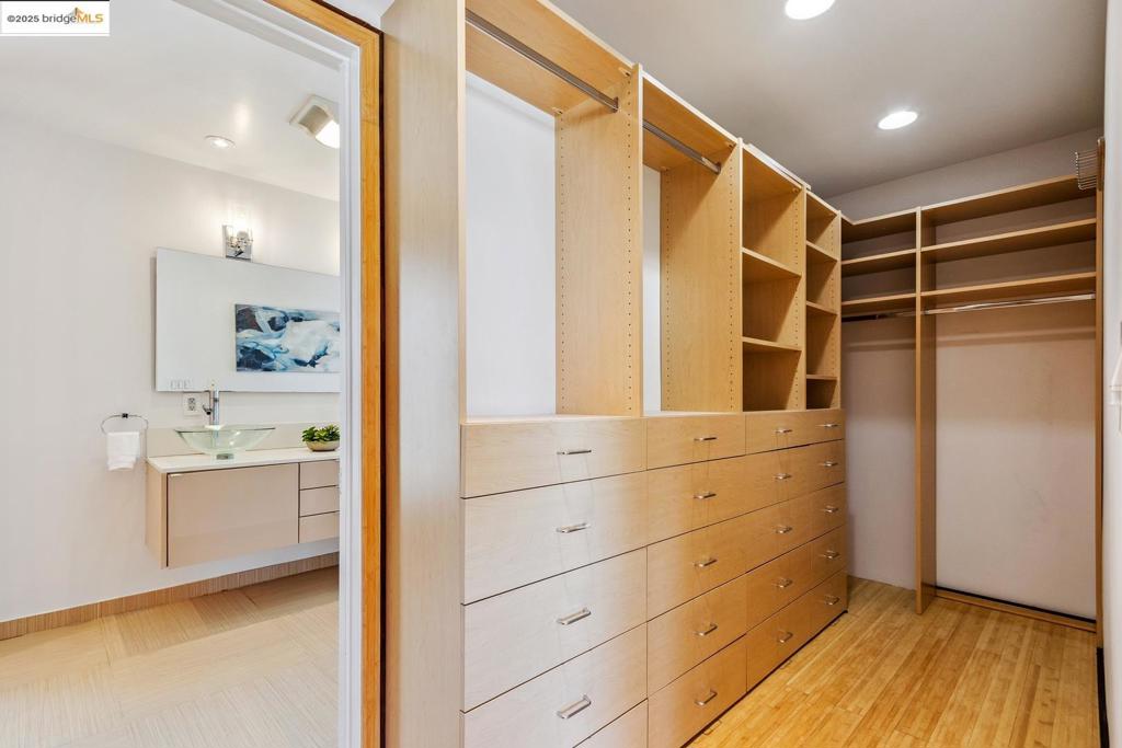 BURLINGAME - Residential