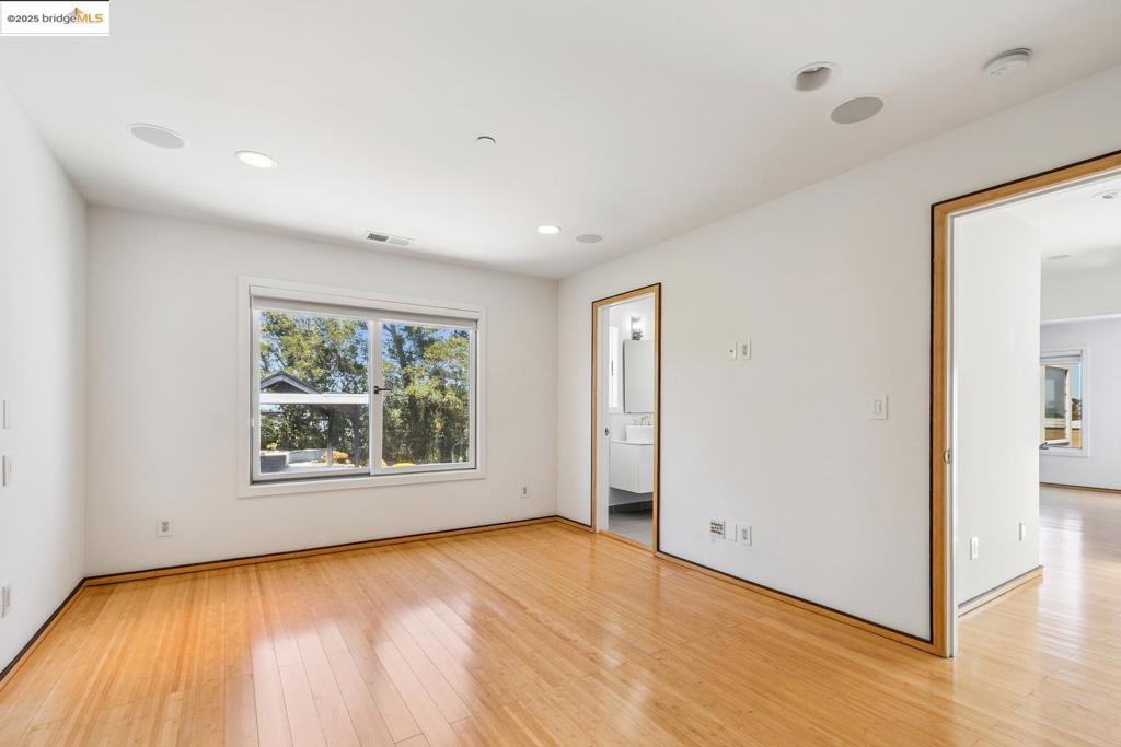 BURLINGAME - Residential