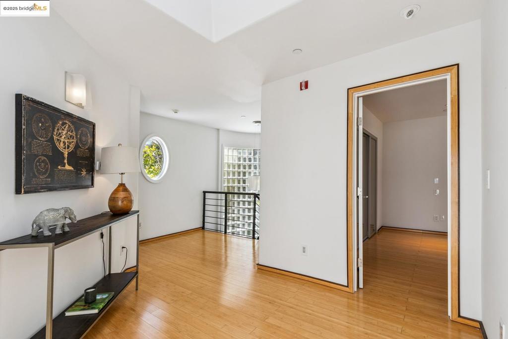 BURLINGAME - Residential