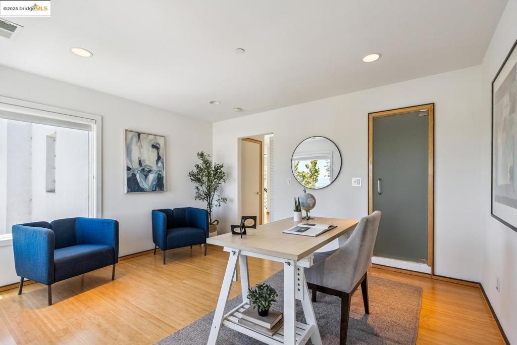 BURLINGAME - Residential