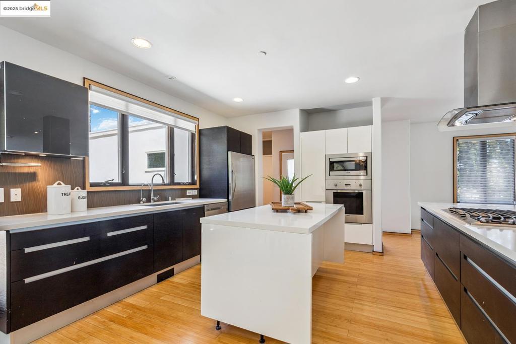 BURLINGAME - Residential