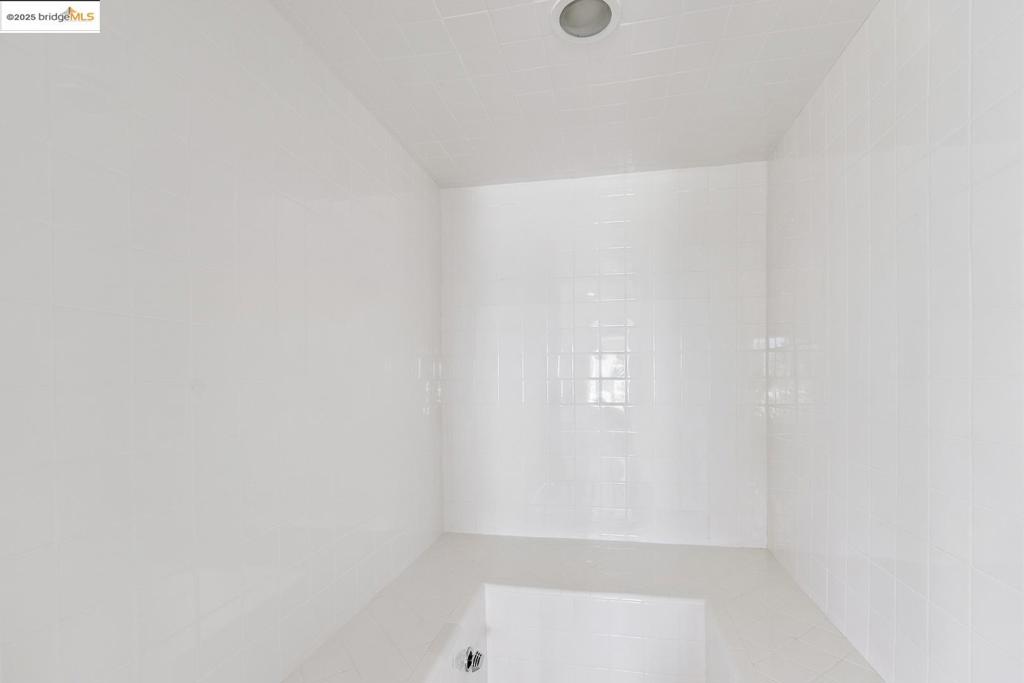 BURLINGAME - Residential