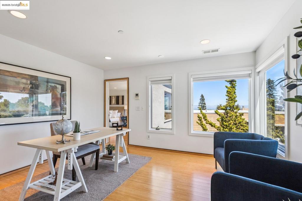 BURLINGAME - Residential