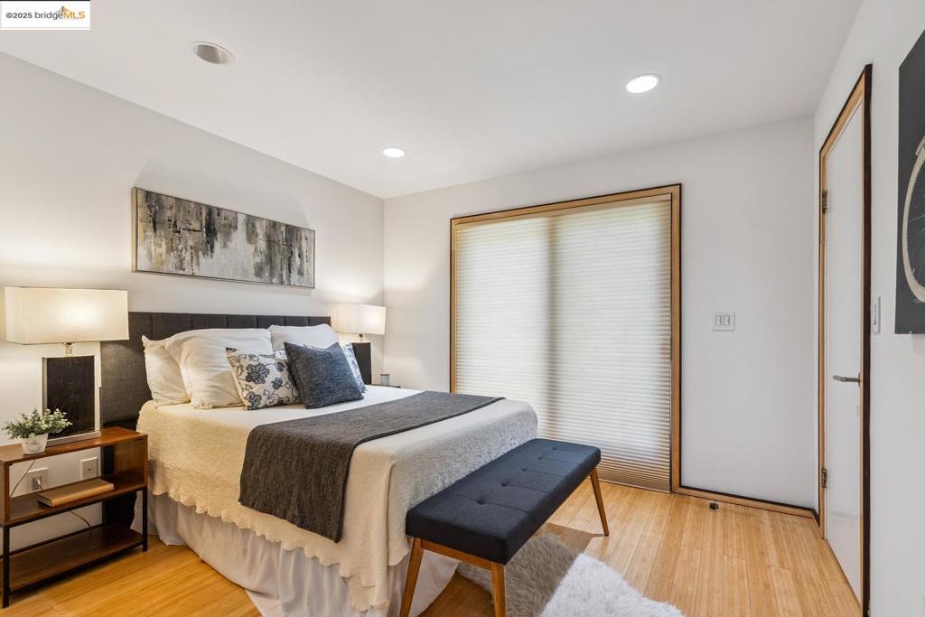 BURLINGAME - Residential