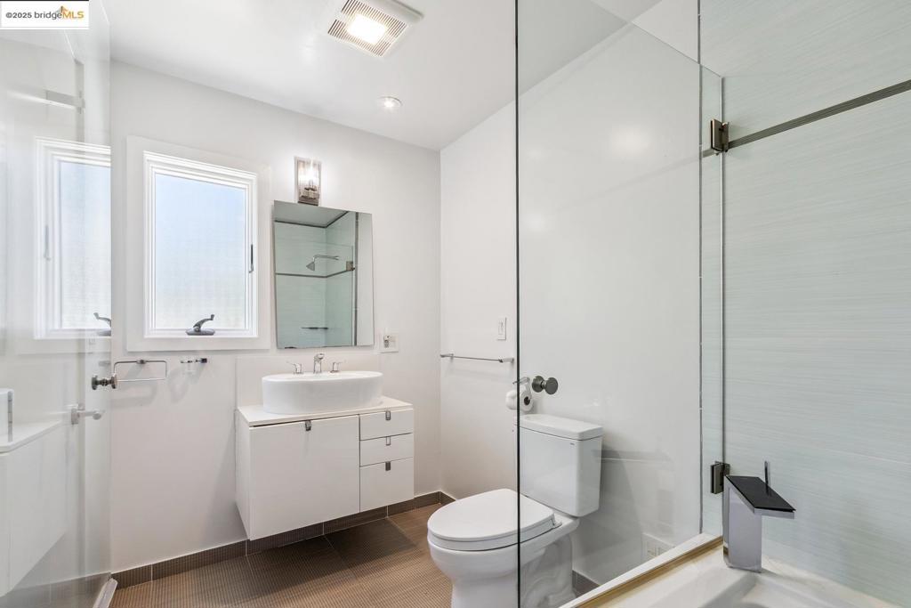 BURLINGAME - Residential