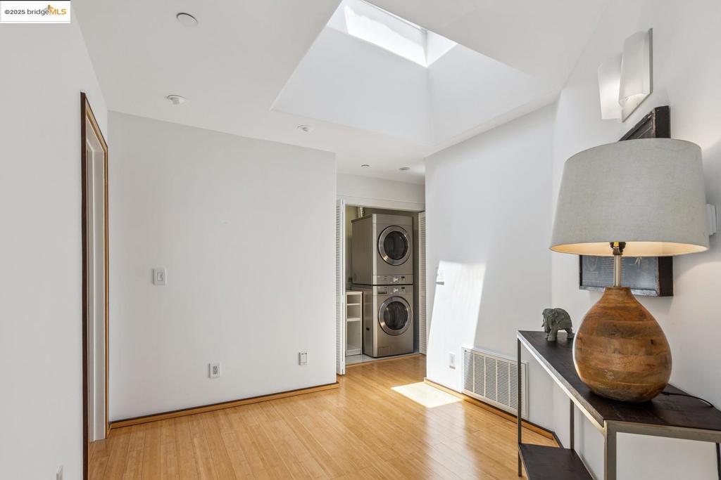 BURLINGAME - Residential