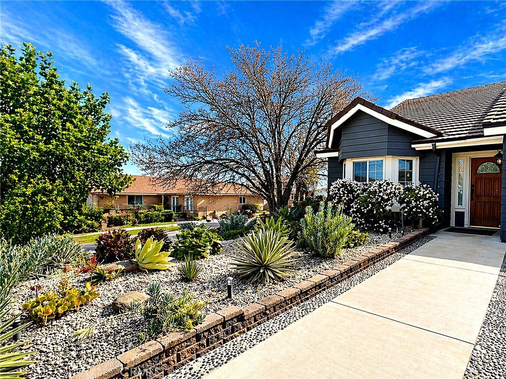 21100 Vintage St, Chatsworth CA 91311