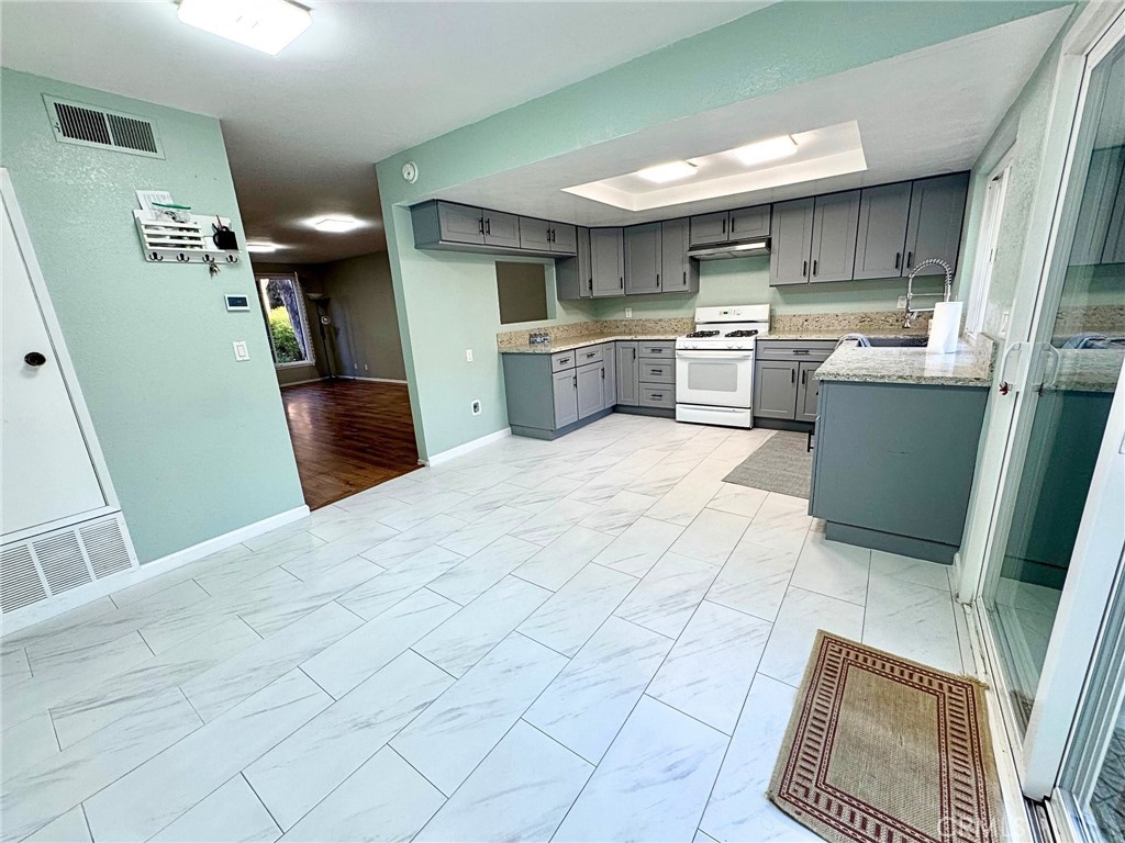 810 S San Carlos Court