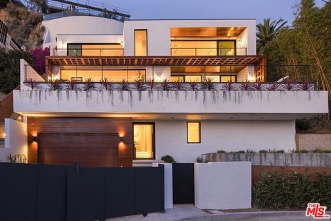 Photo of 1525 Marlay Drive, Los Angeles, CA 90069 (MLS # 25606669)