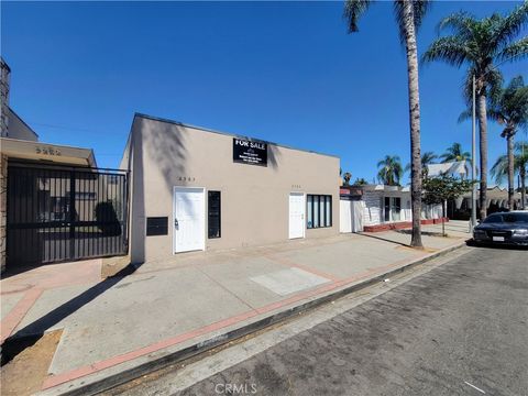 Photo of 2365 Pacific Ave Ave, Long Beach, CA 90806 (MLS # PW25235226)