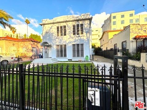 Photo of 734 S Gramercy Place, Los Angeles, CA 90005 (MLS # 26831847)