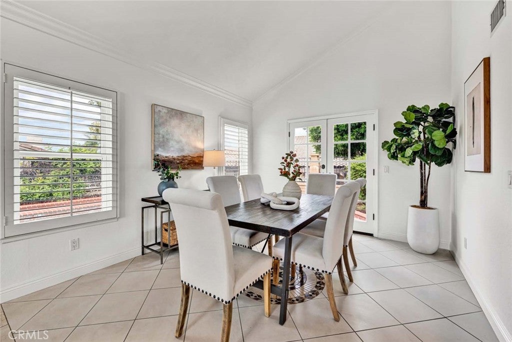 2121 E Vista Mesa Way
