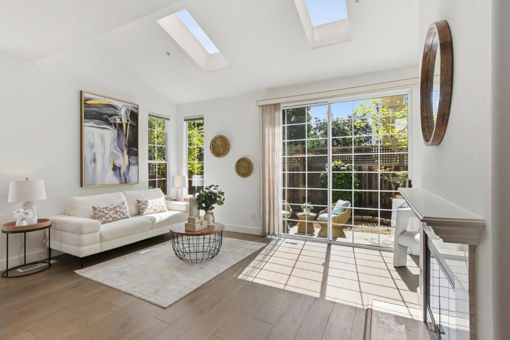 4173 El Camino Real 9