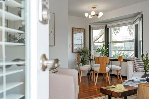 Photo of 107 Cypress Street St, Alameda, CA 94501 (MLS # 41114156)