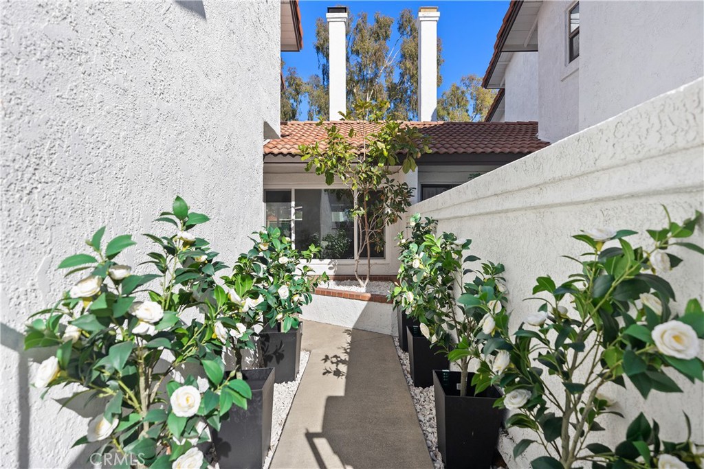 Properties 3 24 Shadow Hill Ln