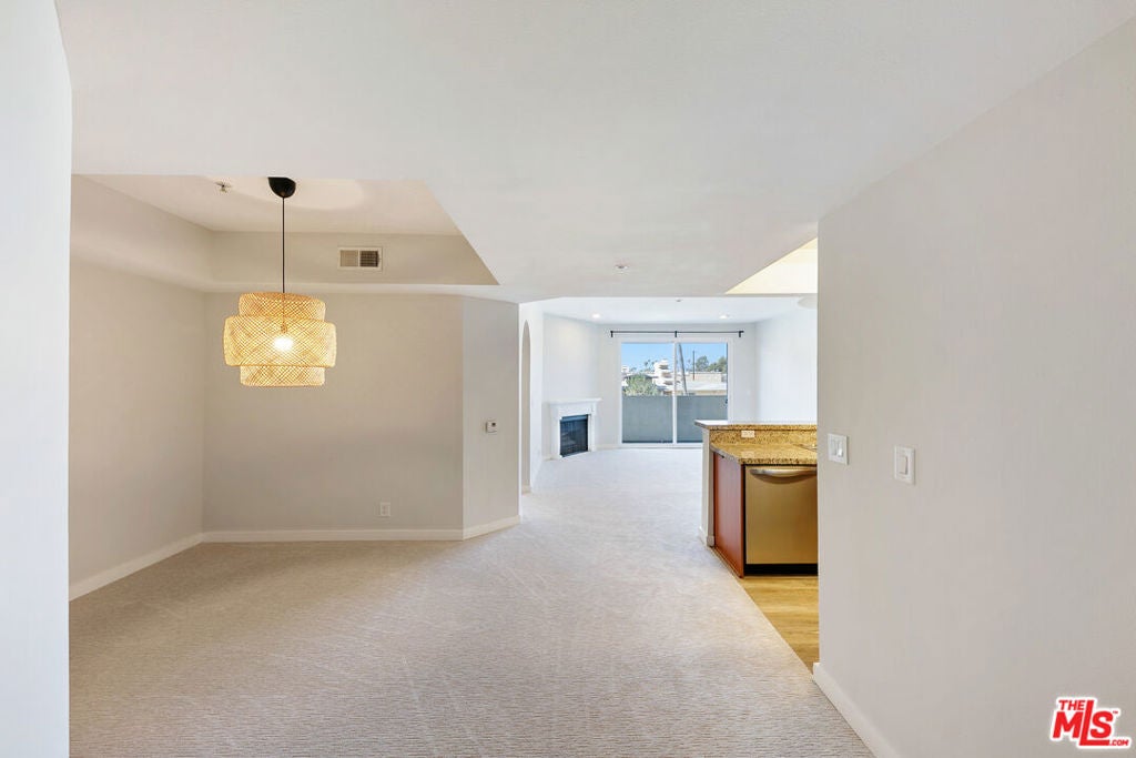 620 S Gramercy Place 320