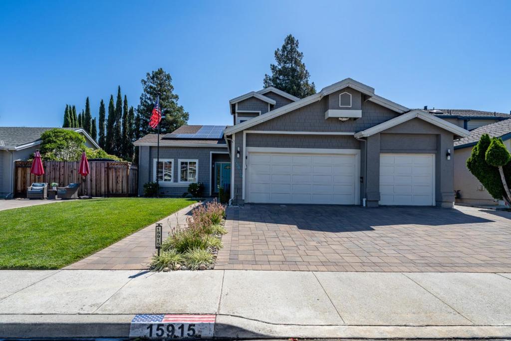 15915 La Escuela Court