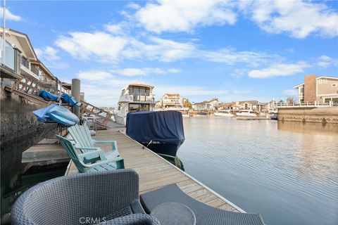 Photo of 16712 Baruna Lane, Huntington Beach, CA 92649 (MLS # OC25153204)