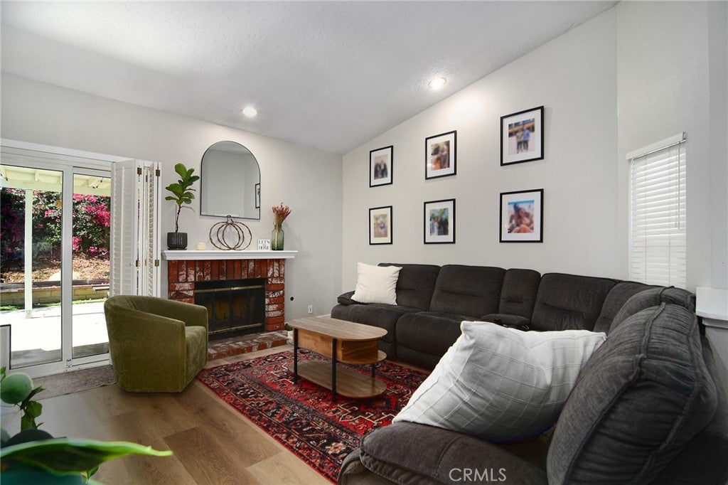 2705 Shrubwood
