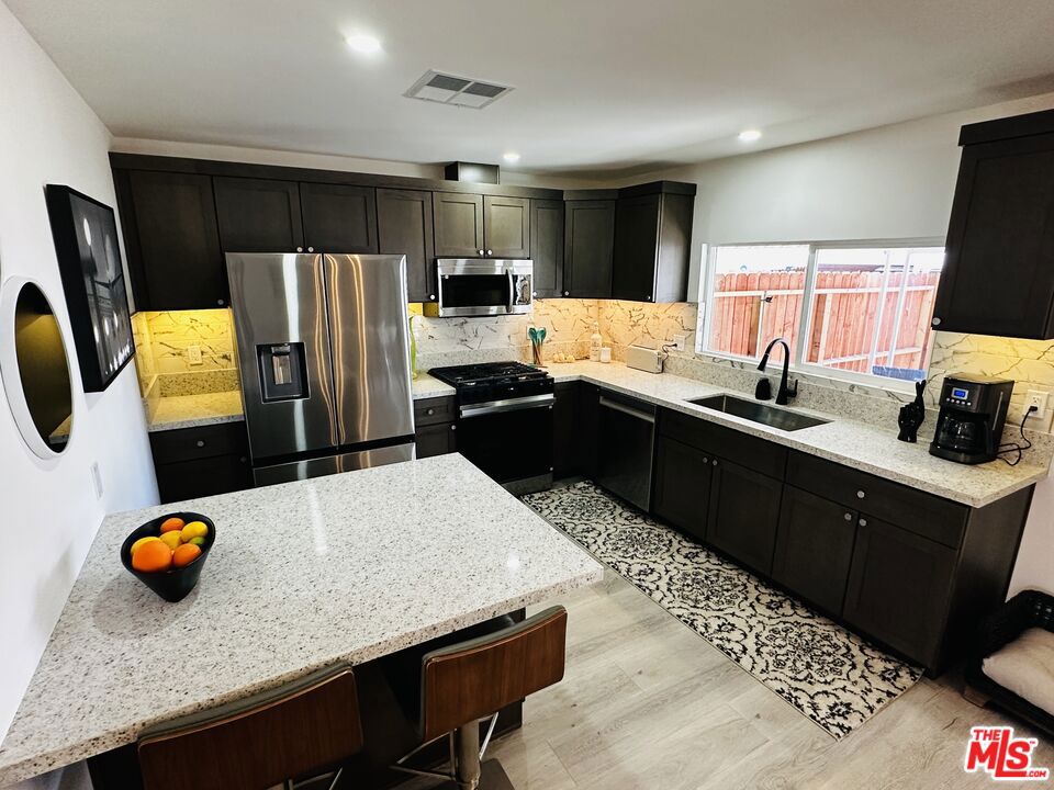 266 S Paseo Laredo