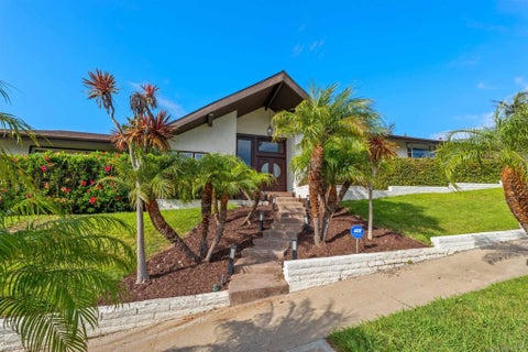 Photo of 1160 Via Espana, La Jolla, CA 92037 (MLS # 260021050SD)