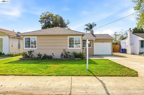 Photo of 16035 Via Descanso, San Lorenzo, CA 94580 (MLS # 41126915)