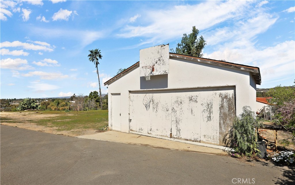 5231 Highland Avenue