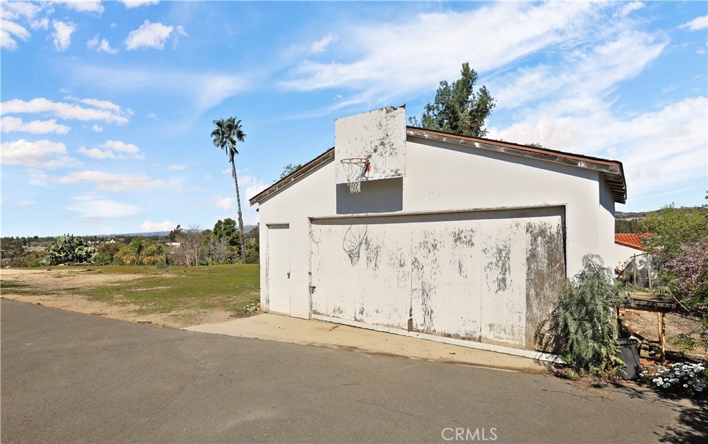 5231 Highland Avenue