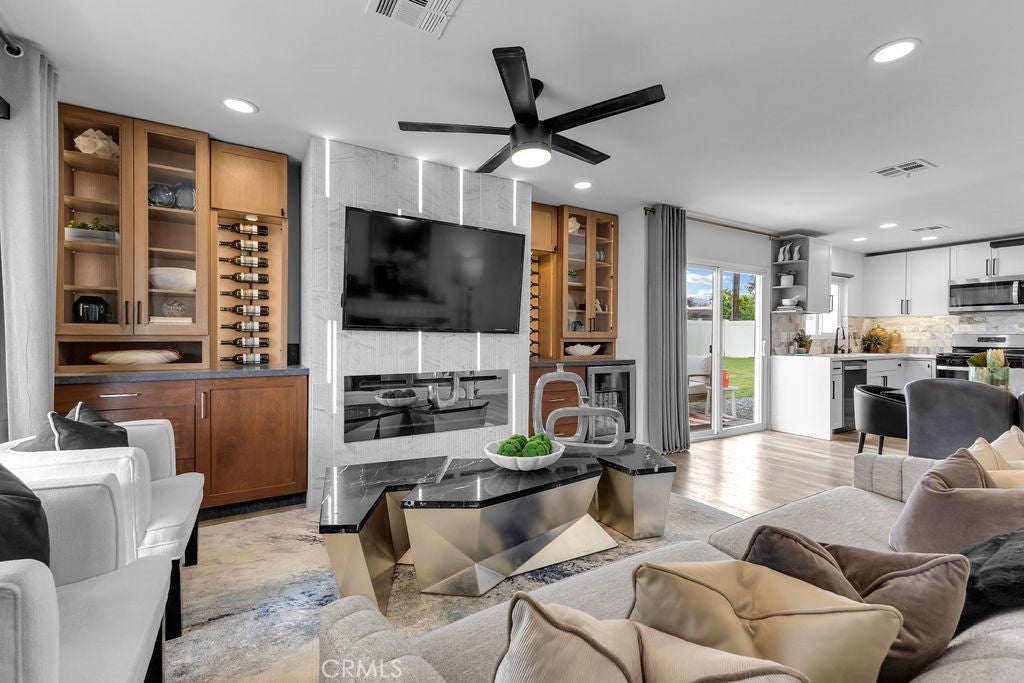 492 W Sunview