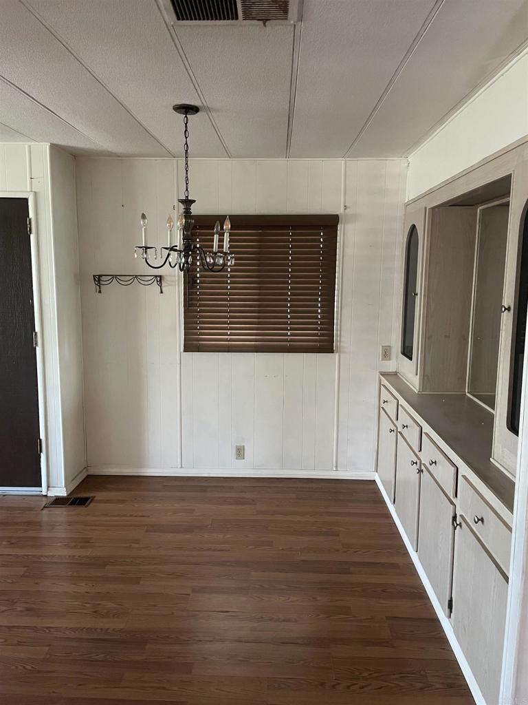 1010 E Bobier Drive E 86