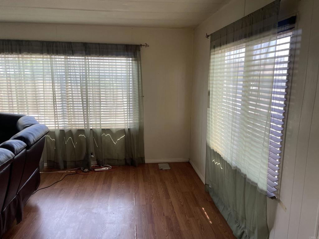 1010 E Bobier Drive E 86