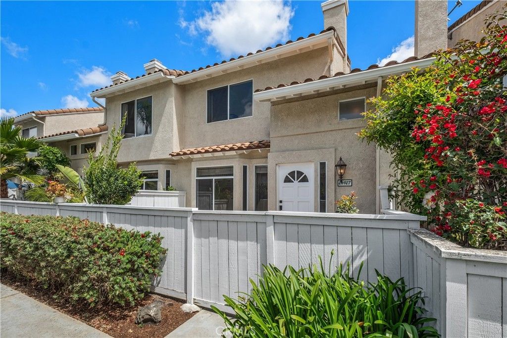 Photo of 26927 Begonia Pl, Mission Viejo, CA 92692 (MLS # OC26077433)