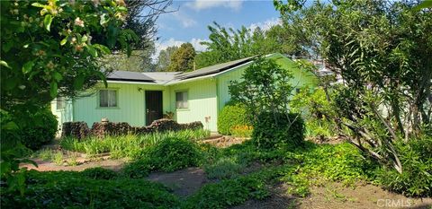 Photo of 14002 Lakeshore Drive, Clearlake, CA 95422 (MLS # LC24226902)