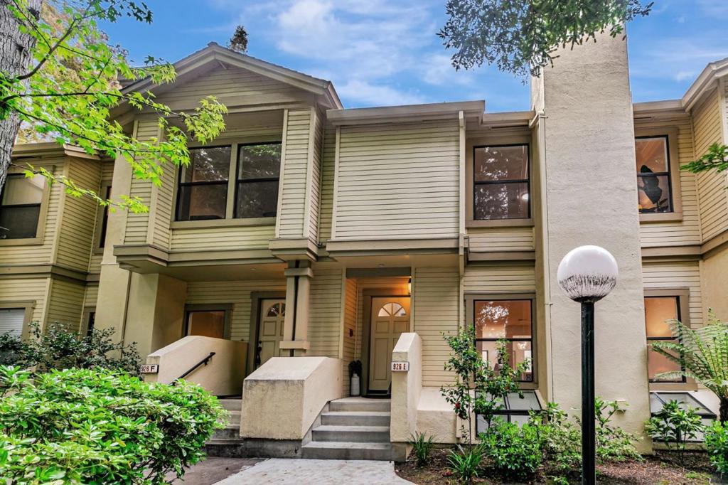 926 La Mesa Terrace E
