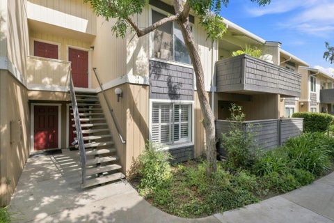 Photo of 2547 Easton Lane #15, San Jose, CA 95133 (MLS # ML82059536)