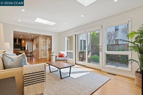 Photo of 7 7 Doral Dr Dr, Moraga, CA 94556 (MLS # 41121891)