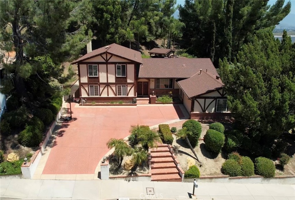 12646 Woodley Avenue