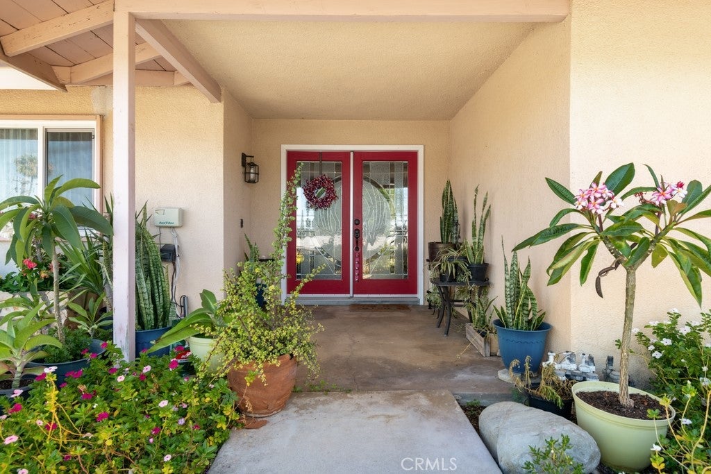 1768 E Ralston