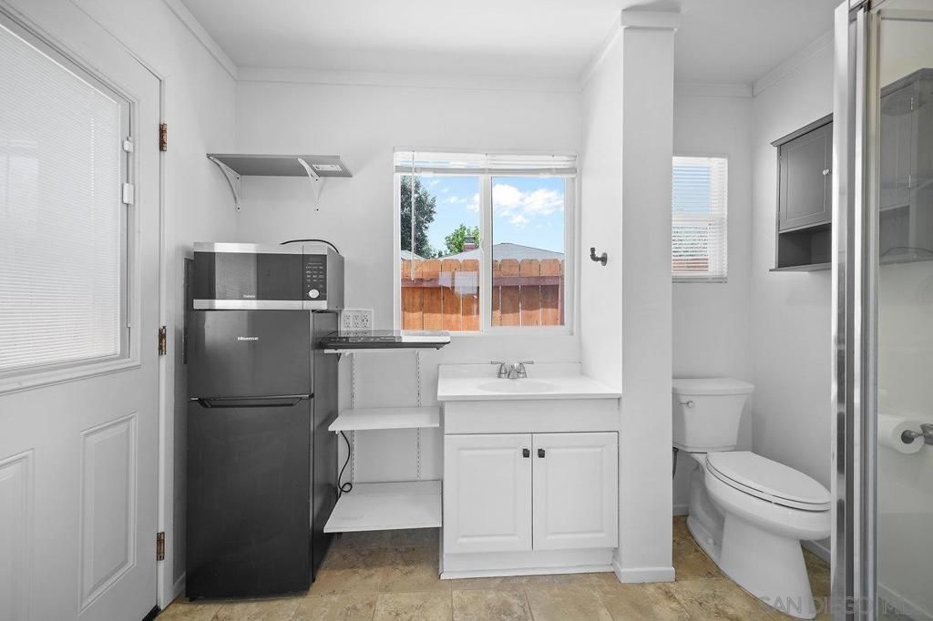 listing image 130720371323419212133