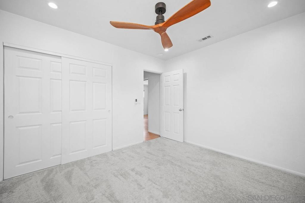 listing image 130724542206253931345